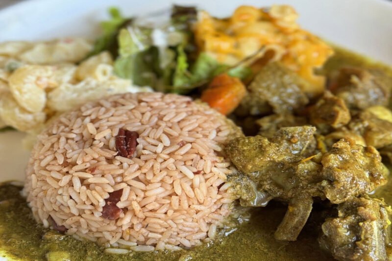 Sightseeing Tour with a Taste of St. Kitts